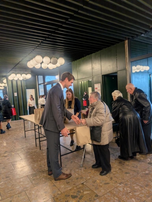 202510262139150.pxl-20251024-144229166-mp