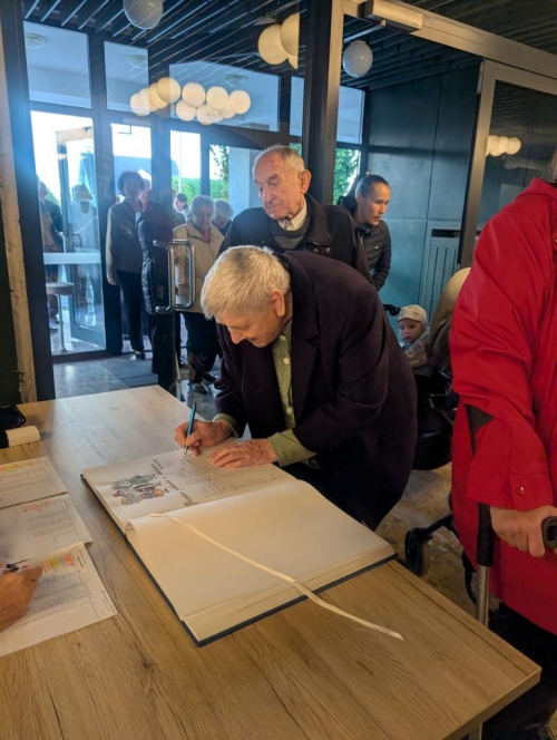 202510262139150.pxl-20251024-145011381-mp