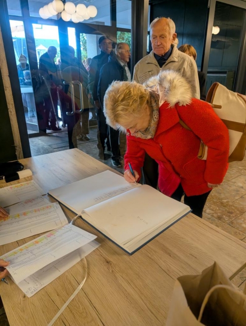 202510262139150.pxl-20251024-145856856-mp