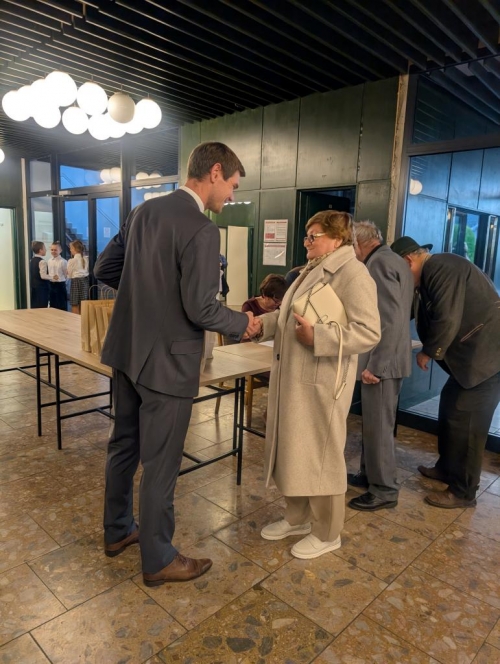 202510262139150.pxl-20251024-150439688-mp