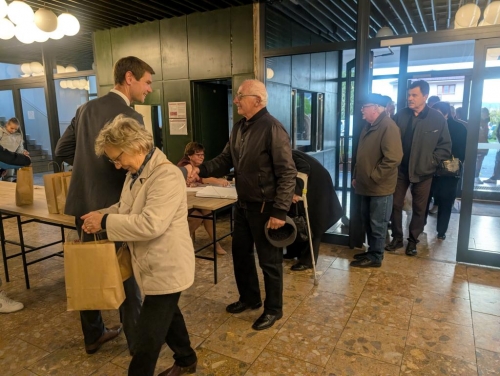 202510262139150.pxl-20251024-150632837-mp