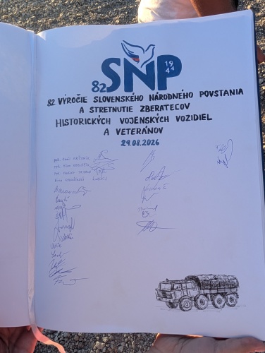 POSLEDNÝ PRÁZDNINOVÝ VÍKEND SA USKUTOČNILO 82. VÝROČIE SNP A STRETNUTIE ZBERATEĽOV HISTORICKÝCH, VOJENSKÝCH VOZIDIEL A VETERÁNOV – fotografia 53